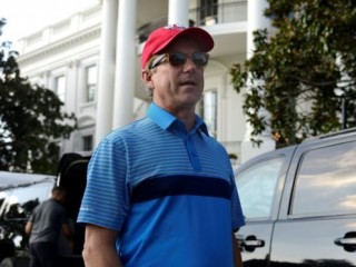 އެމެރިކާގެ ގާނޫނުހަދާ މަޖިލީހުގެ މެމްބަރު ރޭންޑް ޕައުލް އަމިއްލަ ގޭގައި ހުންނަވަނިކޮށް ހަމަލާއެއްދީފި