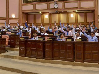 ރައްޔިތުންނަށްޓަކައި ވި ޤުރުބާނީ ބަލައިގަނޭތޯ ބަލަން ރައްޔިތުންނަށް ދޫކޮށްލާ!