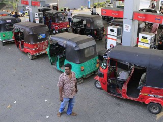 ލަންކާގެ ތެލުގެ ތާށިކަމަށް އަދިވެސް ހައްލެއް ނެތް