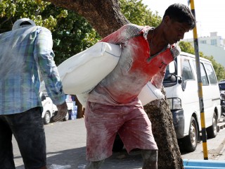 ދިވެހިންގެ ހައްގުގައި މިއަދުވެސް އެންމެ ބުރަ މަސައްކަތެއް ކުރަނީ ބިދޭސީން!