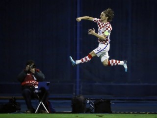 ވޯލްޑް ކަޕް ޕްލޭއޮފް: ކްރޮއޭޝިއާ އަދި ސްވިޓްޒަލޭންޑް ކޮލިފައިވުމާ ގާތަށް