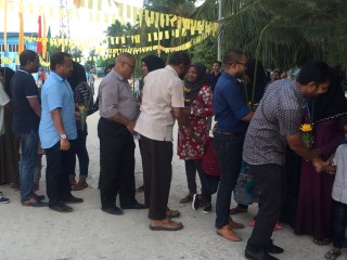 ގުޅިފައިވާ ޕާޓީ ތަކުގެ ޓީމަށް ރ މަދުއްވަރީން މަރުހަބާ ކިޔަނީ