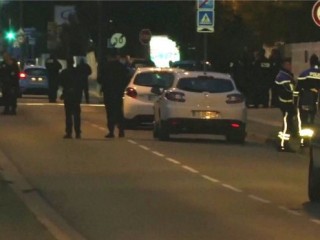 ބާރަށް ދުއްވި ކާރެއް ޖެހި ތިން ސްކޫލް ކުދިން ފްރާންސްގައި ޒަޚަމްވެއްޖެ