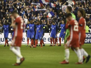 ވޯލްޑް ފްރެންޑްލީ: ވޭލްސްގެ މައްޗަށް ފްރާންސް ކުރިހޯދައިފި