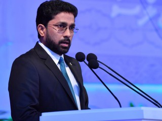 ހޯމް މިނިސްޓަރު އަޒްލީން އަހުމަދު 