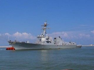 ލަންކާއަށް ފުލުފުލުގައި ނޭވީތައް ޒިޔާރަތްކުރަނީ!