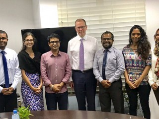 ކެނެޑާގެ އާ ސަފީރު ރާއްޖެ ޓީވީގެ އިސް ފަރާތްތަކާ އެކު ބޭއްވި ބައްދަލުކުރެއްވުމުގެ ތެރެއިން 