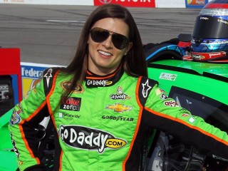 ޑެނިކާ ޕެޓްރިކް - އެމެރިކާގެ އެންމެ ކާމިޔާބު އަންހެން ޑްރައިވަރު