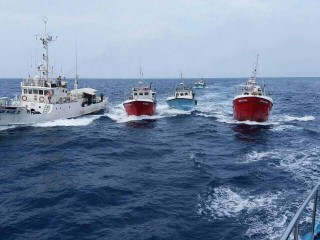 ރާއްޖޭގެ ކަނޑުގެ ސަރަހައްދުން ފެނުނު މަސް ބޯޓުތައް ދޫކޮށްލައިފި