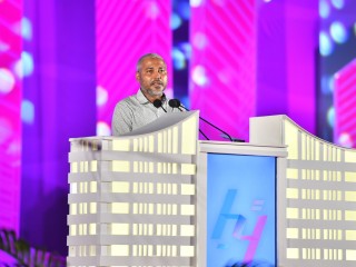 ސައިމަން އެޗްޑީސީގެ މެނޭޖިން ޑިރެކްޓަރުކަމުން ވަކިކޮށް އެހެން މަގާމަކަށް!