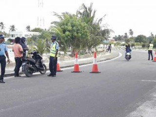Police search over 400 vehicles in Addu City traffic operation 