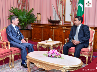 Russian Ambassador presents credentials to President Yameen
