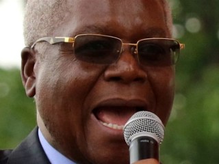 ހައްޔަރުކޮށްފައިވާ ޒިމްބާބުވޭގެ ފިނޭންސް މިނިސްޓަރ ކަފާލާތުގެ ދަށުން ދޫކޮށްލަނީ 