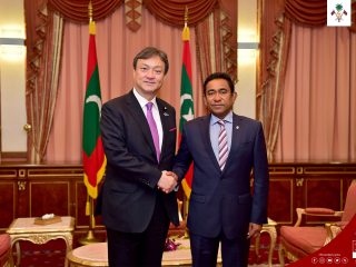 ޖަޕާނުގެ ޚާރިޖީ ވުޒާރާގެ ޕާލަމެންޓްރީ ވައިސް މިނިސްޓަރ ރައީސް ޔާމީންއާ ބައްދަލުކުރައްވައިފި