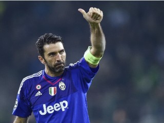 80 އަހަރު ވިޔަސް ޔުވެންޓަސްއާ އިޓަލީއަށް ކުޅޭނަން: ބުފޮން