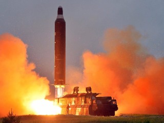 އުތުރު ކޮރެއާއިން މީގެ ކުރިން ޓެސްޓްކުރި ހުވަސޮންގ-10 މިސައިލް ޓެސްޓްކުރަނީ