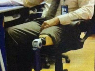 ރިޔާޒް ވަކިކުރި ގޮތާއިމެދު ވައިބަރގައި އެއްޗެއް ބުނެގެން ސިވިލް އޮފިސަރަކު ވަޒީފާއިން ވަކިކޮށްފި