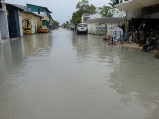 ވިއްސާރަ ވެހުމުގެ ސަބަބުން މަގުމަތީގައި ފެންބޮޑުވެފައި
