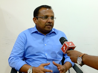 ދައުލަތުގެ ކުންފުނިތަކަށް ލިބޭ އާމްދަނީ ކުޑަ ވަނީ އެ ކުންފުނިތައް ބޭނުންކޮށްގެން ސިޔާސީ ހަރަކާތްތައް ސަރުކާރުން ހިންގާތީ: ރިޔާޒު