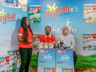 ކޮސްމަރކް މޯލްޑިވްސްގެ ފަރާތުން ރެޖިލޭ ހިކިކިރު ރާއްޖެއަށް ތައާރަފުކޮށްފި 