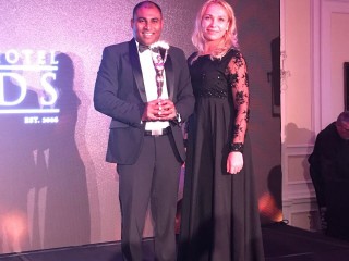 ދުނިޔޭގެ އެންމެ މޮޅު ޖެނެރަލް މެނޭޖަރުގެ އެވޯޑް ގައިސަރަށް! 