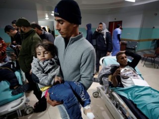 އިސްރާއީލް-ޣައްޒާ ބޯޑަރު ސަރަހައްދުގައި ފަލަސްތީނު ރައްޔިތުން ހުކުރު ދުވަހު ބޮޑު މުޒާހަރާއެއް ބާއްވަނީ