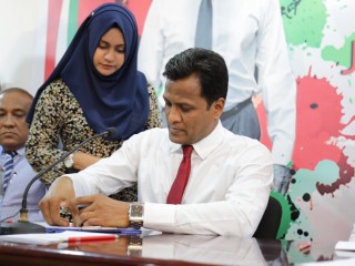 ޖުމްހޫރީ ޕާޓީގައި ހަރުގަނޑު ވިއްދައި، އުމަރުގެ ހުދުވާ ކޯލިޝަންގެ ކަރަށް!