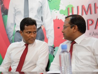 ކުރީގެ ހޯމް މިނިސްޓަރު އުމަރު ނަސީރު އާއި ޖުމްހޫރީ ޕާޓީގެ ޑެޕިއުޓީ ލީޑަރު އަދި ރައްޔިތުންގެ މަޖިލީހުގެ ކިނބިދޫ ދާއިރާގެ މެންބަރު ޢަބްދުﷲ ރިޔާޒް