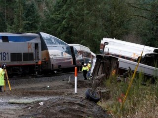 ރޭލެއް ދަގަނޑުން ކައްސާލައި، 3 މީހުން މަރުވެއްޖެ