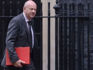 އިނގިރޭސި ބޮޑުވަޒީރުގެ ނާއިބު މަގާމުން ވަކިކުރައްވައިފި