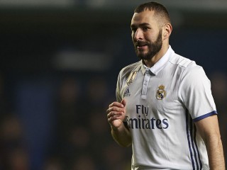 ރެއާލް އިން ބެންޒެމާ ވިއްކާލަނީ!