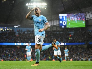 ސިޓީއަށް ކުޅެމުން އަންނަ އާޖެންޓީނާގެ ޑިފެންޑަރު ނިކޮލަސް އޮޓޮމެންޑީ 