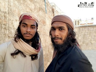 ސީރިއާގައި މަރުވި ދެ ޒުވާނުން ކަމަށް ބުނެ ބިލާދު އަލް ޝާމް މީޑިއާއިން އާންމުކޮށްފައިވާ ފޮޓޯ