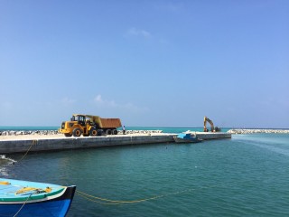 ބުދަ ދުވަހު ތުޅާދޫ ބަނދަރުގެ މަސައްކަތް ކުރިއަށްދަނީ