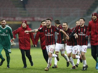 ސެމީއަށް ދަތުރު ކުރެވުމުން މިލާންގެ ކުޅުންތެރިން އުފާފާޅުކުރަނީ