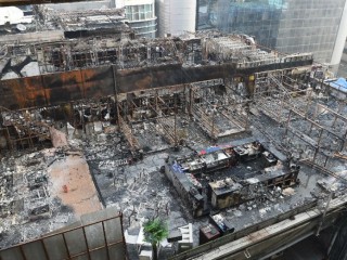 ކަމަލަ މިލްސް ޝޮޕިން ސެންޓަރު ގައި އަލިފާން ރޯވުން: މަރުވި މީހުންގެ އަދަދު 15 އަށް އަރައިފި 