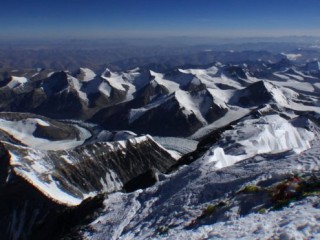 އަތްފައި ނެތް މީހުންނާއި ލޯފަން މީހުން މައުންޓް އެވަރެސްޓަށް އެރުން ނޭޕާލުން މަނާ ކޮށްފި