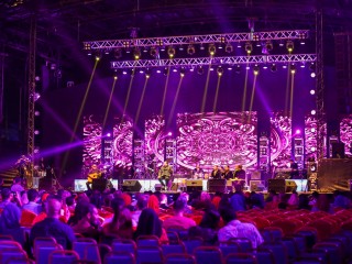 އެ ޝޯވ ޤައުމީ ޓީވީ އިން ދިޔައީ ވަގުތުން ދައްކަމުން 