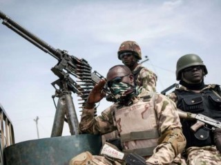 ނައިޖީރިއާގެ މިސްކިތެއްގައި ހަމަލާދީ 11 މީހުން މަރާލައިފި