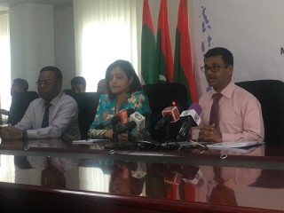 ހެލްތް މިނިސްޓްރީގައި ބޭއްވި ނޫސްވެރިންގެ ބައްދަލުވުމުގެ ތެރެއިން 