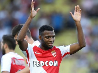 ފްރާންސްގެ ޒުވާން މިޑްފީލްޑަރު ތޯމަސް ލެމާރ