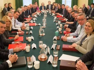 ކެބިނެޓަށް ގެންނެވި ބަދަލުތަކާ މެދު އިނގިރޭސި ބޮޑޮވަޒީރު ހިތްޕުޅު ހަމަޖެހިވަޑައިގަންނަވާކަން ހާމަކުރައްވައިިފި