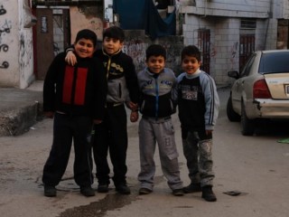 ރެފިއުޖީ ކޭމްޕެއްގައި ދިރިއުޅެމުންދާ ފަލަސްތީނުގެ ކުޑަކުދިންތަކެއް