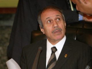 ކޮރަޕްޝަންގެ ތުހުމަތުގައި ޖަލަށް ލާފައިވާ މިސްރުގެ ކުރީގެ ދާޚިލީ ވަޒީރު ބަންދުން ދޫކޮށްލައިފި