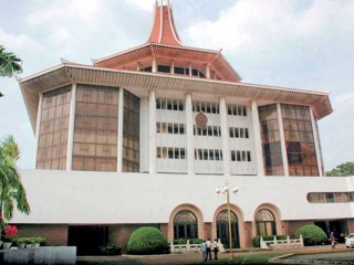 ލަންކާގެ ސުޕްރީމް ކޯޓު: ސިރިސޭނާ ހުށަހެޅުއްވި މައްސަލަ ބަލަން 5 ފަނޑިޔާރުންގެ ބެންޗެއްވަނީ އެކުލަވާލާފައި