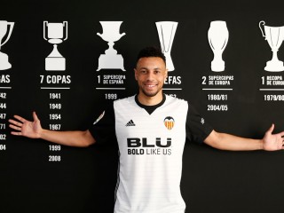 ކޮކެލިން ވެލެންސިއާގެ ޖާޒީގައި 