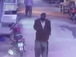 ޒައިނަބްގެ މަރު:ތުހުމަތު ކުރެވޭ މީހާގެ އައު ވީޑިއޯ ފުޓޭޖެއް އާއްމުކޮށްފި