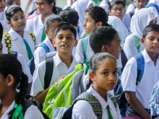 ދެ ހަފްތާ ވެގެން ދިޔައިރު ދަރިވަރުންގެ ޓެކްސް ފޮތްތައް ވީ ހިސާބެއް ނޭނގެ