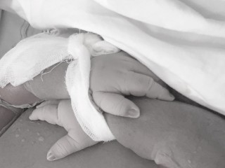 ބަނޑަށް ދަރިފުޅު މަރުވުމުގައި ޑޮކްޓަރުންގެ އިހުމާލު އޮތްތޯ ބަލަން ހެލްތުން ތަހުގީގު ފަށައިފި