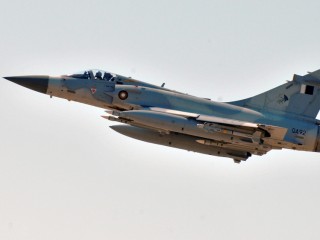 ގަތަރުގެ ފައިޓަރ ޖެޓެއް